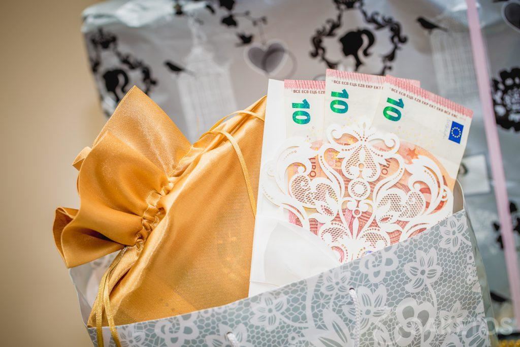 Ongebruikt Hoe je geld moet verpakken voor een cadeau (Communie, bruiloft JL-37